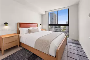 11 NE 6th St, Miami, FL 33132 - Photo 12
