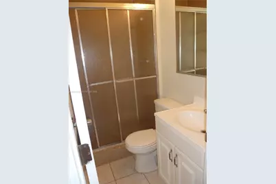 1005 N 18th Ct #5, Hollywood, FL 33020 - Photo 6
