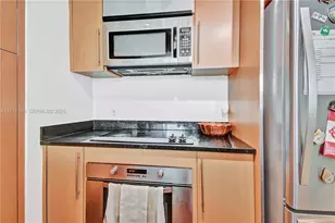 300 S Biscayne Blvd, Miami, FL 33131 - Photo 10
