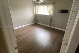 25130 SW 124th Pl, Homestead, FL 33032 - Photo 2