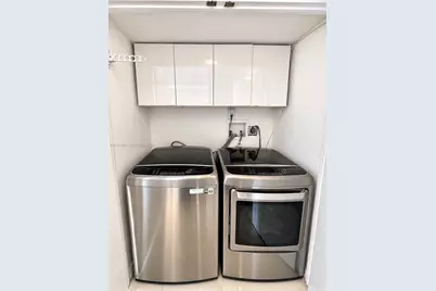 1700 NW N River Dr #1004, Miami, FL 33125 - Photo 4