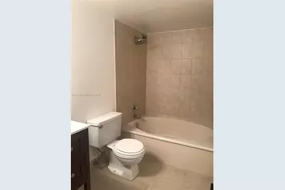800 Parkview Dr #102, Hallandale Beach, FL 33009 - Photo 12