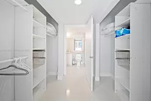 1155 Brickell Bay Dr, Miami, FL 33131 - Photo 22