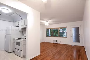 13450 SW 3rd St, Pembroke Pines, FL 33027 - Photo 4