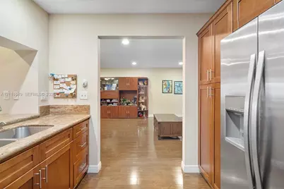 7120 W 17th Ct, Hialeah, FL 33014 - Photo 28