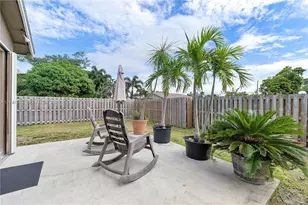 1042 NE 38th St, Oakland Park, FL 33334 - Photo 28