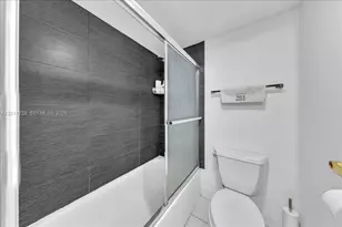 3401 N Country Club Dr, Aventura, FL 33180 - Photo 22