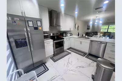 350 Quincy Ct, Royal Palm Beach, FL 33411 - Photo 22