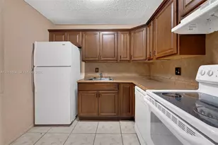 6195 Rock Island Rd, Tamarac, FL 33319 - Photo 6