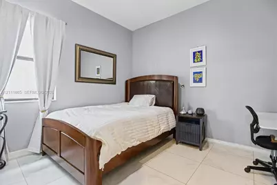 1034 SW 113th Ave, Pembroke Pines, FL 33025 - Photo 18