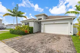27364 SW 132nd Pl, Miami, FL 33032 - Photo 2