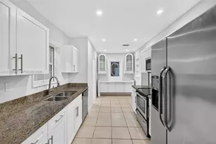 2017 NE 29th Ct, Fort Lauderdale, FL 33306 - Photo 8