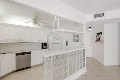 2750 NE 183rd St #1612, Aventura, FL 33160 - Photo 6
