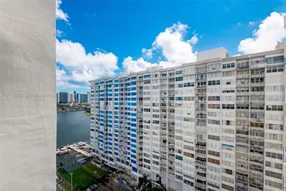 2750 NE 183rd St #1612, Aventura, FL 33160 - Photo 28