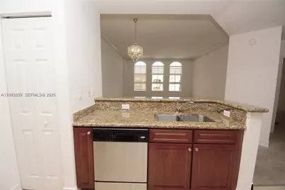 3001 NE 185th St #636, Aventura, FL 33180 - Photo 8
