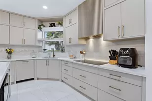 4953 Kensington Cir, Coral Springs, FL 33076 - Photo 18