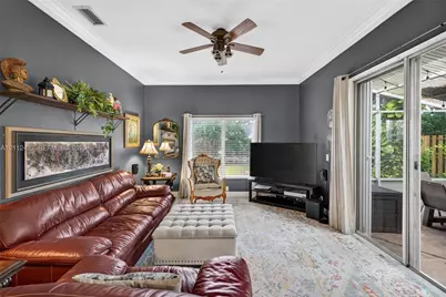 10545 NW 11th Ct, Plantation, FL 33322 - Photo 16