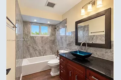 2116 NE 68th St, Fort Lauderdale, FL 33308 - Photo 12