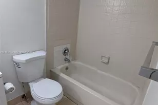 10196 Twin Lakes Dr, Coral Springs, FL 33071 - Photo 14