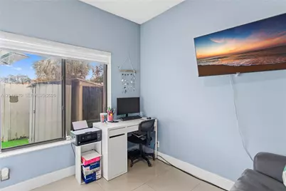 311 SW 95th Ter, Pembroke Pines, FL 33025 - Photo 10
