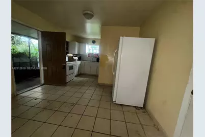 [Address not provided], Hialeah, FL 33013 - Photo 12