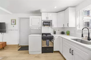 817 Tyler St, Hollywood, FL 33019 - Photo 8