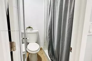 223 Lakeview Dr, Weston, FL 33326 - Photo 20
