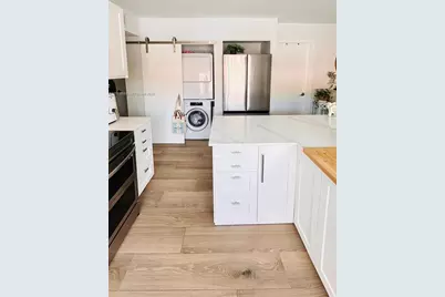 223 Lakeview Dr #204, Weston, FL 33326 - Photo 6