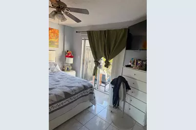 1655 W 44th Pl #435, Hialeah, FL 33012 - Photo 12