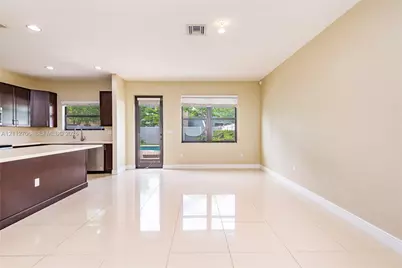 804 NE 191st St, Miami, FL 33179 - Photo 20