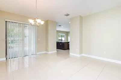 804 NE 191st St, Miami, FL 33179 - Photo 12
