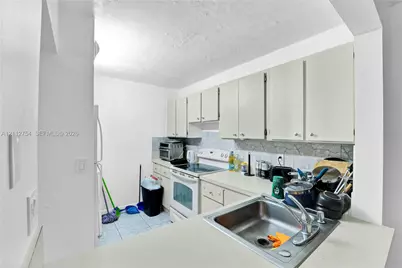 2570 W 67th Pl #14-2, Hialeah, FL 33016 - Photo 6