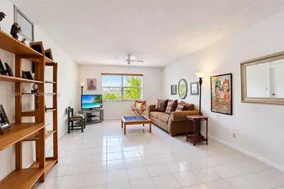 1920 NE 1st Ter #107H, Wilton Manors, FL 33305 - Photo 10