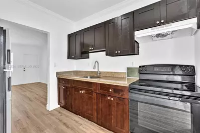 745 NW 14th Ter #4, Fort Lauderdale, FL 33311 - Photo 2