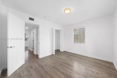 842 SW 3rd St #842, Miami, FL 33130 - Photo 8