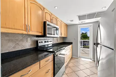 2715 N Ocean Blvd #2C, Fort Lauderdale, FL 33308 - Photo 14