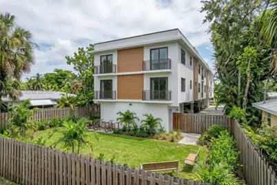 1008 N 18th Ct, Hollywood, FL 33020 - Photo 18