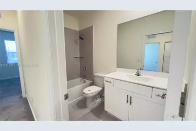 10827 W 33rd Ln #10827, Hialeah, FL 33018 - Photo 14