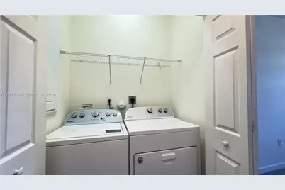 10827 W 33rd Ln #10827, Hialeah, FL 33018 - Photo 20