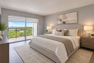 330 SE 2nd St, Hallandale Beach, FL 33009 - Photo 14