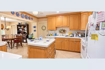 10680 SW 96th St, Miami, FL 33176 - Photo 6