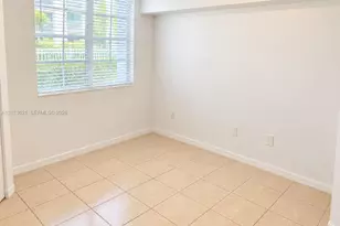 620 SW 111th Ave, Pembroke Pines, FL 33025 - Photo 6