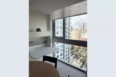 227 NE 2nd St #1702, Miami, FL 33132 - Photo 16