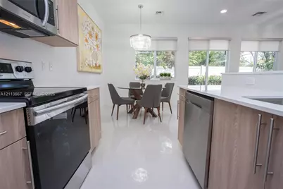 170 SE 7th Way, Pompano Beach, FL 33060 - Photo 1
