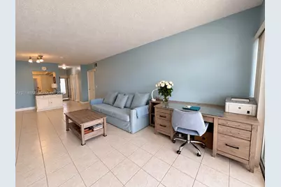 465 Paradise Isle Blvd #206, Hallandale Beach, FL 33009 - Photo 8