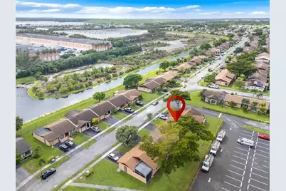 9421 S Meadows Cir, Miramar, FL 33025 - Photo 32