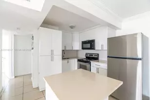 1990 Marseille Dr, Miami Beach, FL 33141 - Photo 8