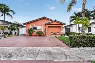 2427 W 70th Pl, Hialeah, FL 33016 - Photo 4