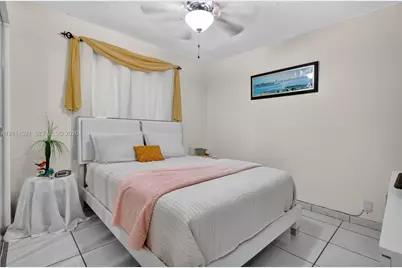 2427 W 70th Pl, Hialeah, FL 33016 - Photo 22