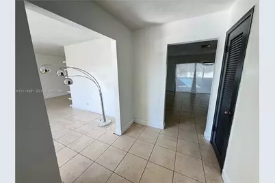 4401 NW 7th St #4401, Plantation, FL 33317 - Photo 2